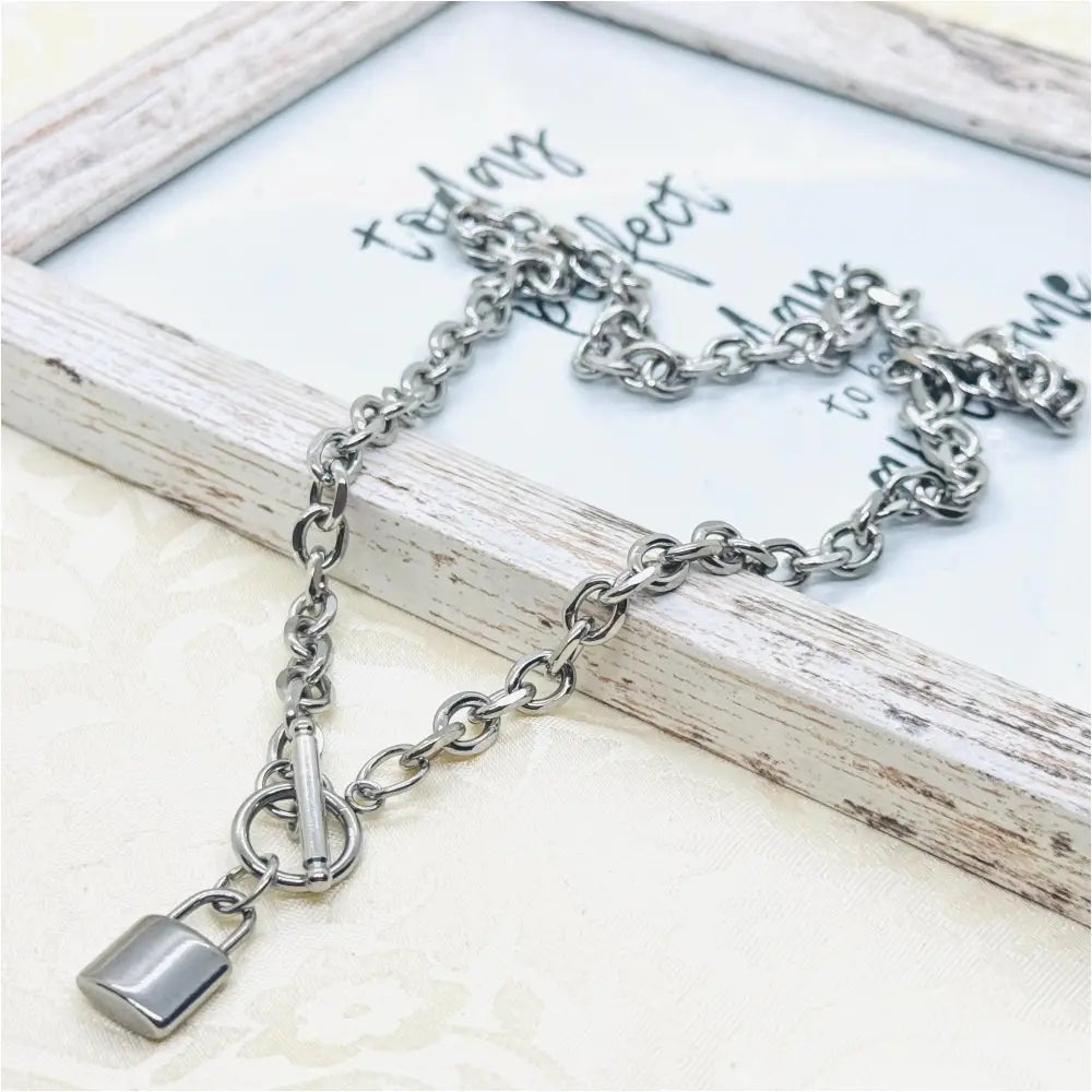 Chunky Gliederkette Silber aus Titanstahl mit Vorhängeschloss Anmarii