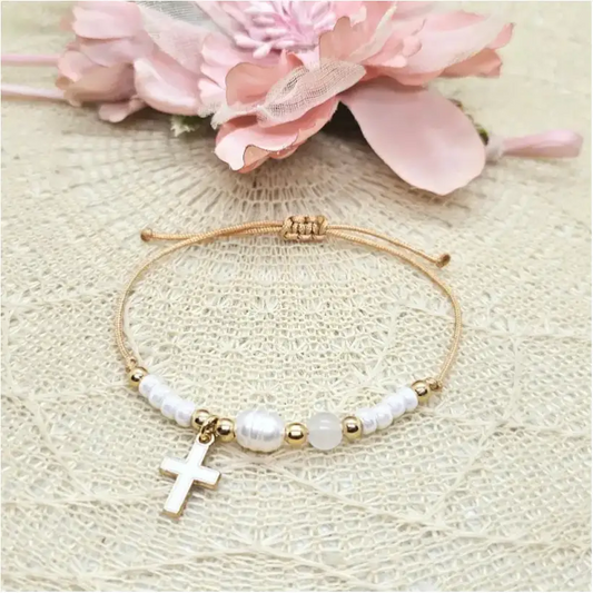 Filigranes Makramee Perlen Armband mit Kreuz Anhänger und Süßwasserperle - Filigrane Armbänder