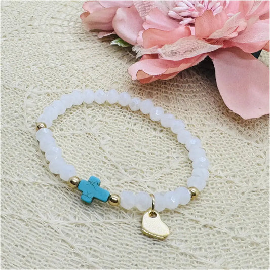 Perlenarmband weiß mit Howlith Kreuz u. Herz Anhänger - Armband elastisch