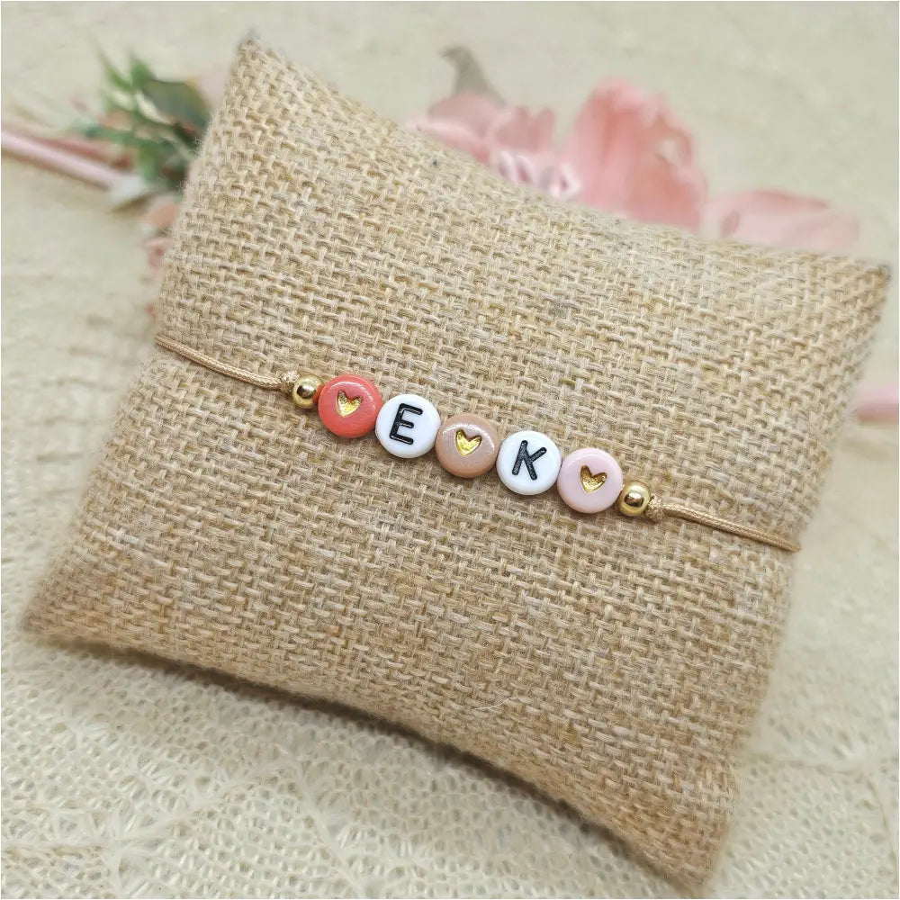 Personalisiertes Makramee Armband Nude II - Buchstaben Armband mit Herzchen